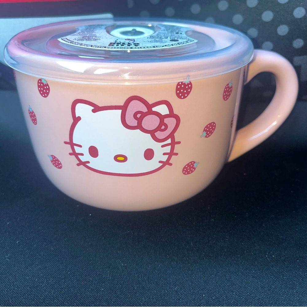 Hello Kitty Pink Soup Bowl Mug with Pressure Release Lid NEW NWT